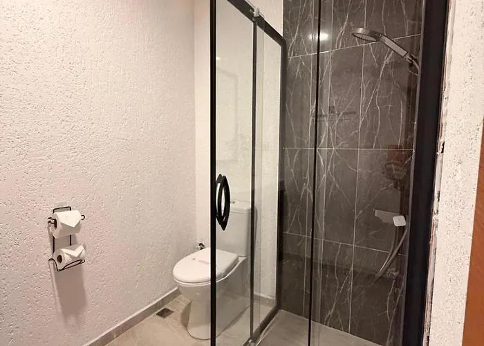 Grandova Отель Eskiomerler